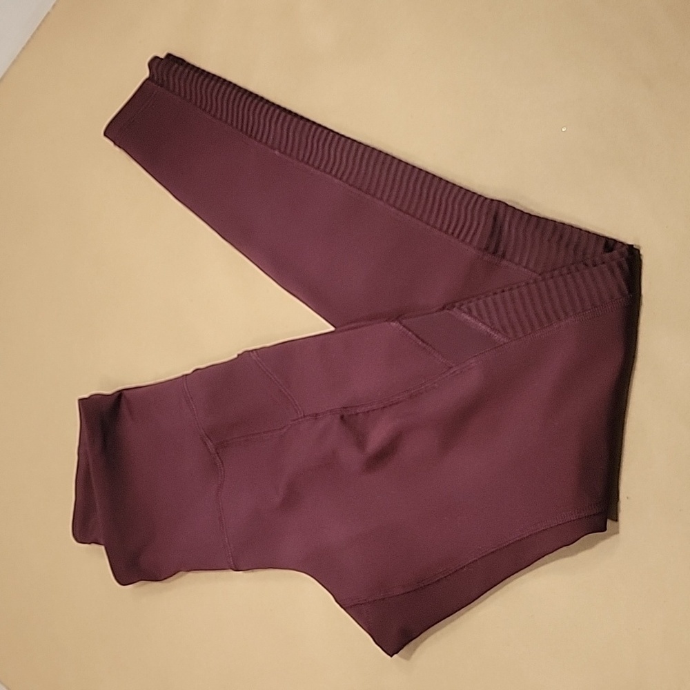Old Navy Active Size XS, Wine Colored Yoga Pants, EUC